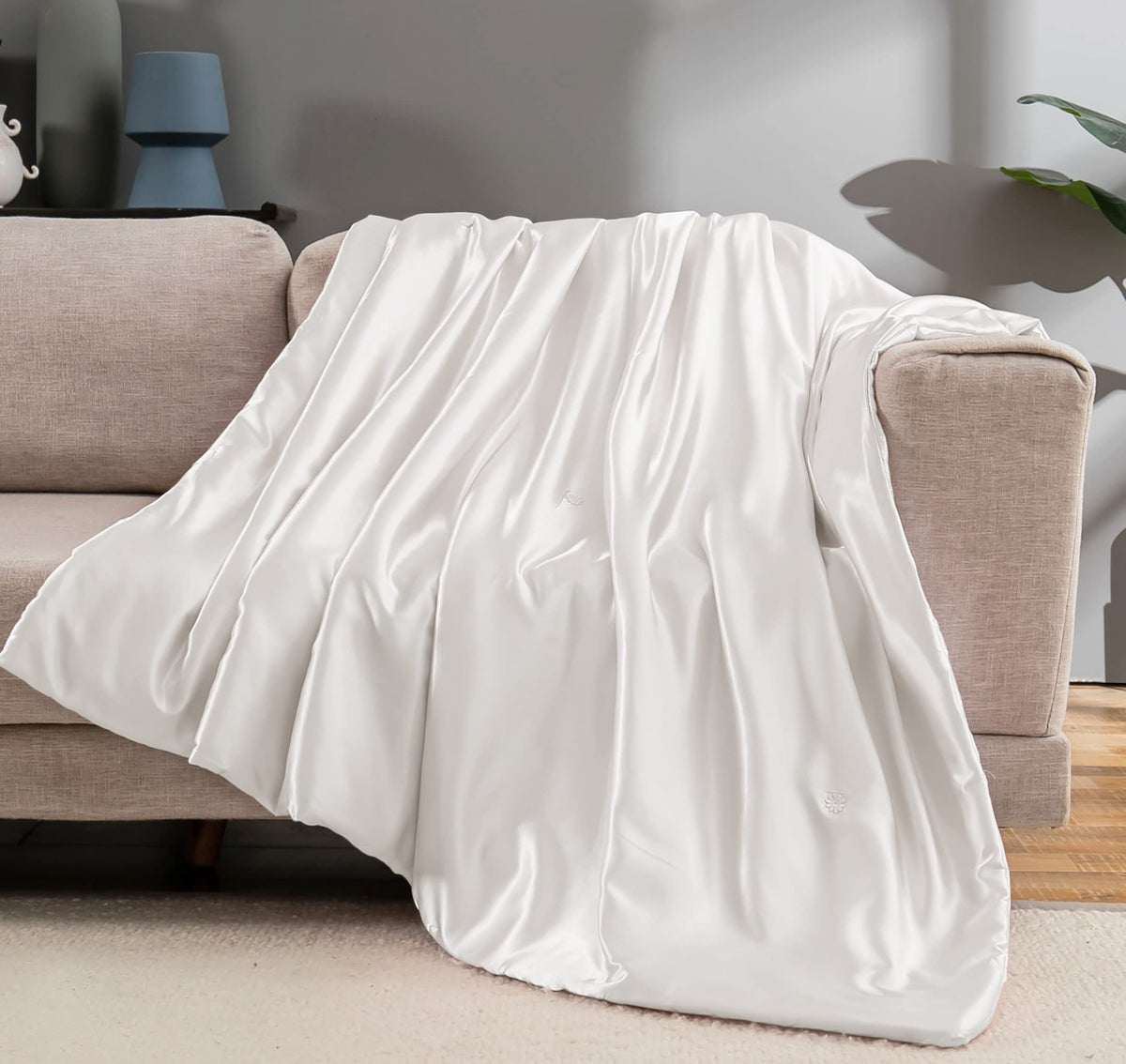 Vonty Dark Grey Satin Throw Blanket 50x60In, Cooling Silky Wrinkle-Free | Gentle On Hair, Machine Washable Easy Care, All-Season Warmth And Cooling, Multipurpose Bed Sofa Travel, Textured Cable Knit
