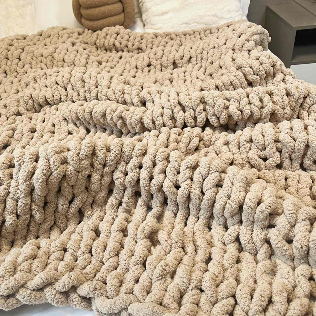 Soft Chunky Knit Throw Blanket for Couch, Cozy Warm Knitted Blankets | Hand Knit with Jumbo Chenille, Lightweight Warm Fluffy Decor for Women, Mom, Her & Girls, Sofa, Chair, Bed, 40"×40" (Gray)