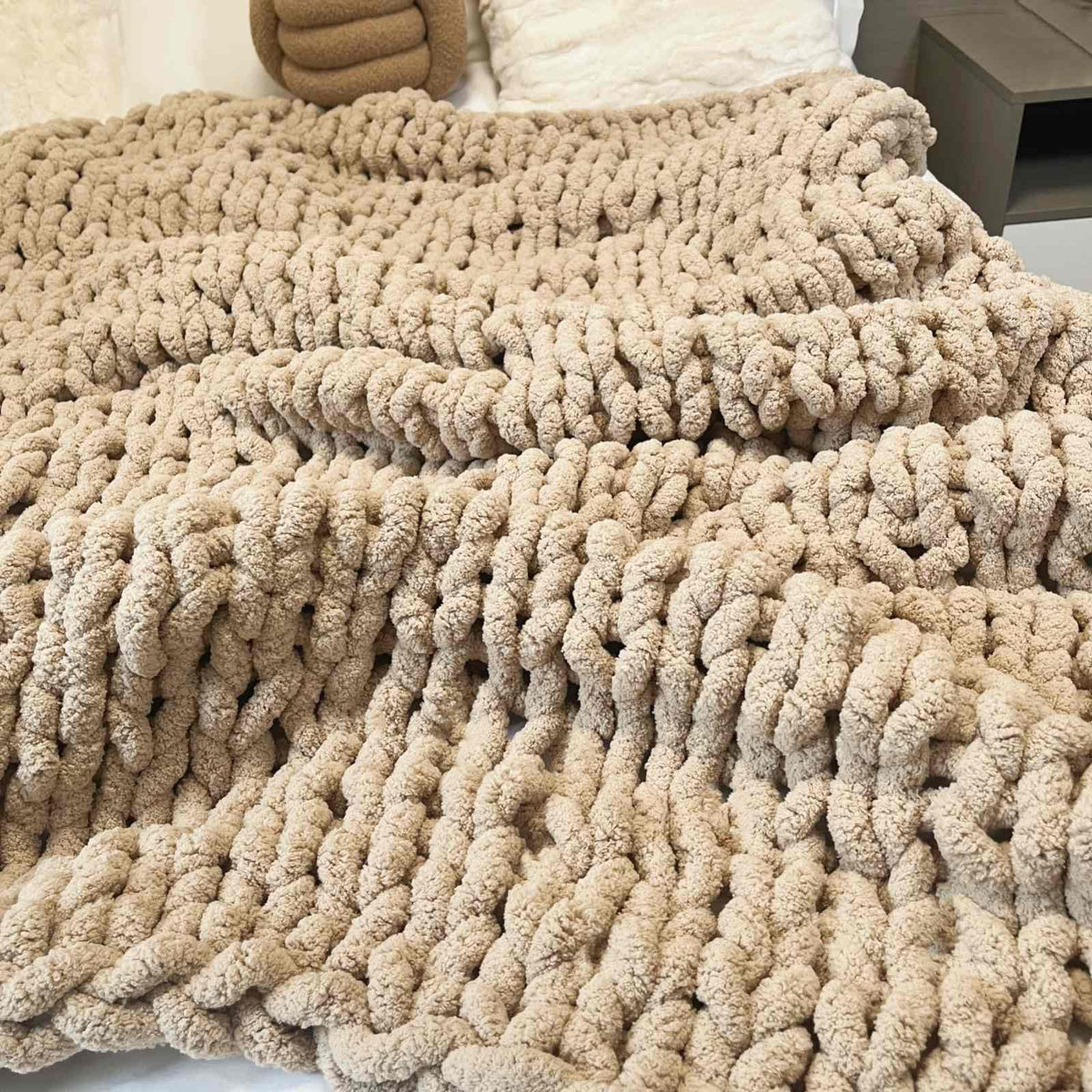 Soft Chunky Knit Throw Blanket for Couch, Cozy Warm Knitted Blankets | Hand Knit with Jumbo Chenille, Lightweight Warm Fluffy Decor for Women, Mom, Her & Girls, Sofa, Chair, Bed, 40"×40" (Gray)