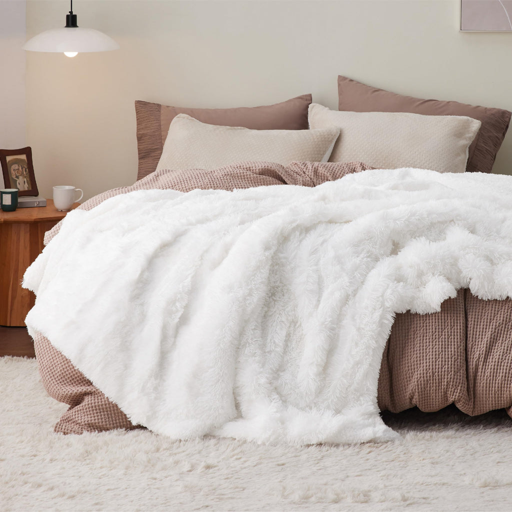 Bedsure GentleSoft Fluffy Fuzzy Faux Fur Throw Blanket for Couch, Soft Sherpa Fleece Cozy Gifts for Women, Plush Bed Blanket Room Decor for Men, Thick Warm Teen Gifts Winter Bedding