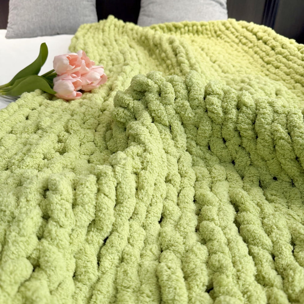 Soft Chunky Knit Throw Blanket for Couch, Cozy Warm Knitted Blankets | Hand Knit with Jumbo Chenille, Lightweight Warm Fluffy Decor for Women, Mom, Her & Girls, Sofa, Chair, Bed, 40"×40" (Gray)
