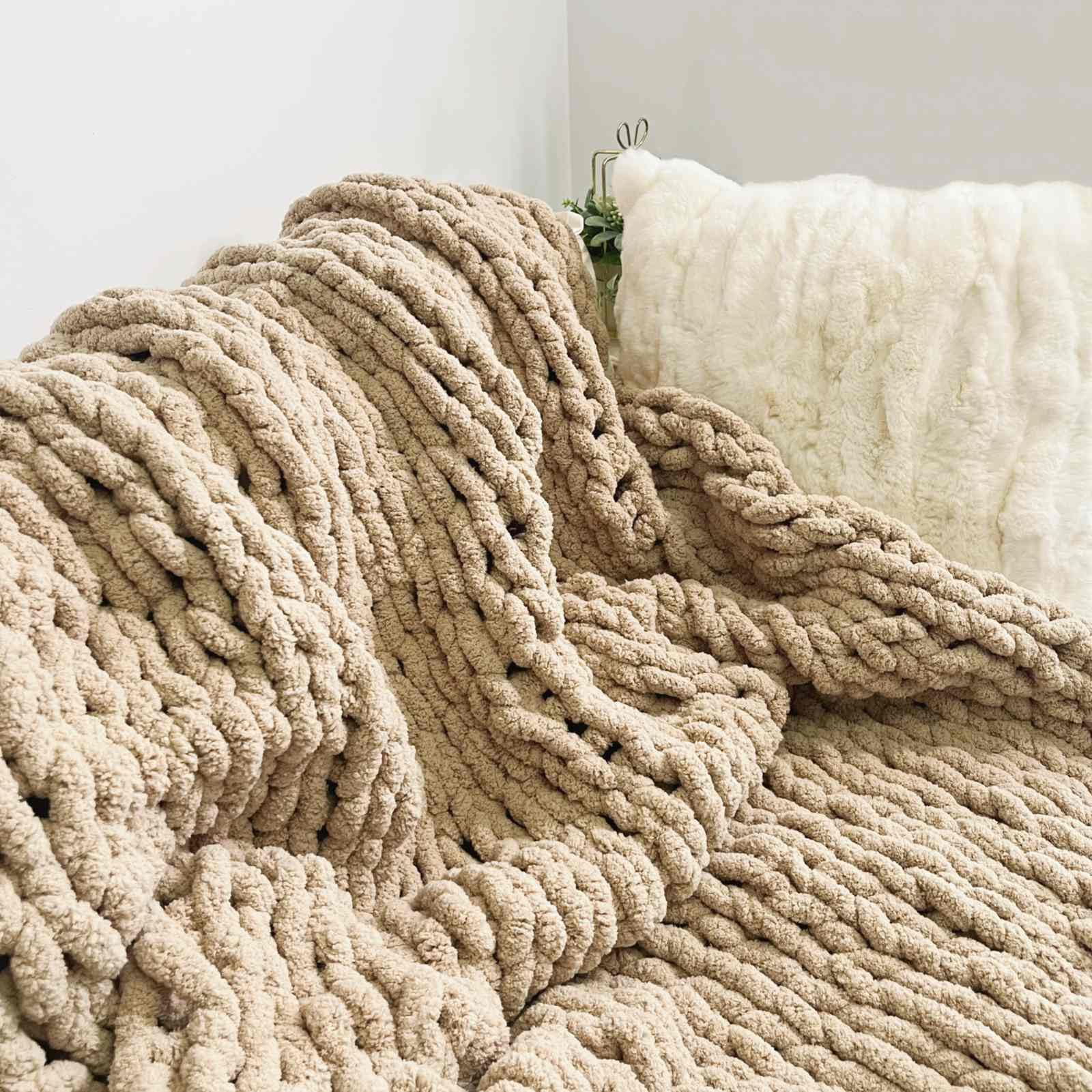 Soft Chunky Knit Throw Blanket for Couch, Cozy Warm Knitted Blankets | Hand Knit with Jumbo Chenille, Lightweight Warm Fluffy Decor for Women, Mom, Her & Girls, Sofa, Chair, Bed, 40"×40" (Gray)