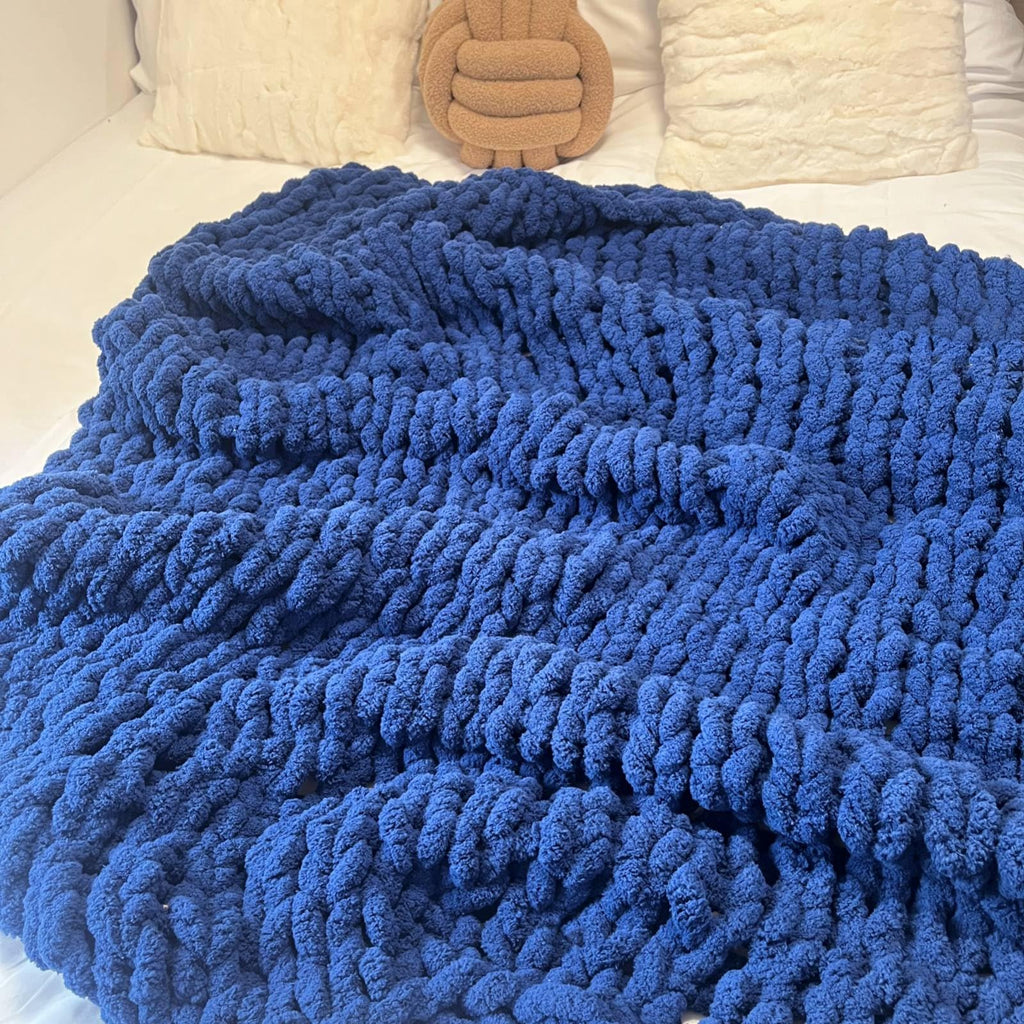 Soft Chunky Knit Throw Blanket for Couch, Cozy Warm Knitted Blankets | Hand Knit with Jumbo Chenille, Lightweight Warm Fluffy Decor for Women, Mom, Her & Girls, Sofa, Chair, Bed, 40"×40" (Gray)
