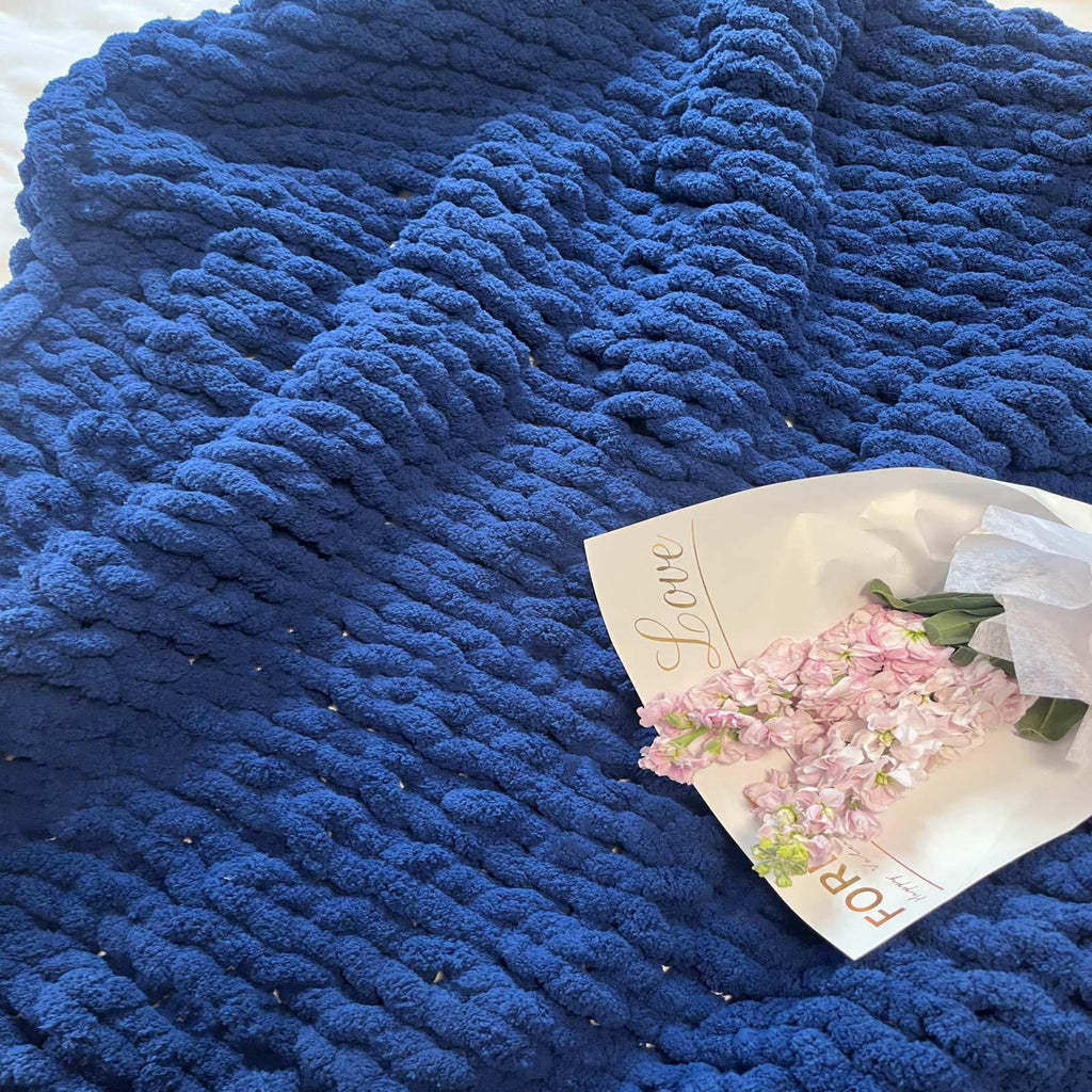 Soft Chunky Knit Throw Blanket for Couch, Cozy Warm Knitted Blankets | Hand Knit with Jumbo Chenille, Lightweight Warm Fluffy Decor for Women, Mom, Her & Girls, Sofa, Chair, Bed, 40"×40" (Gray)