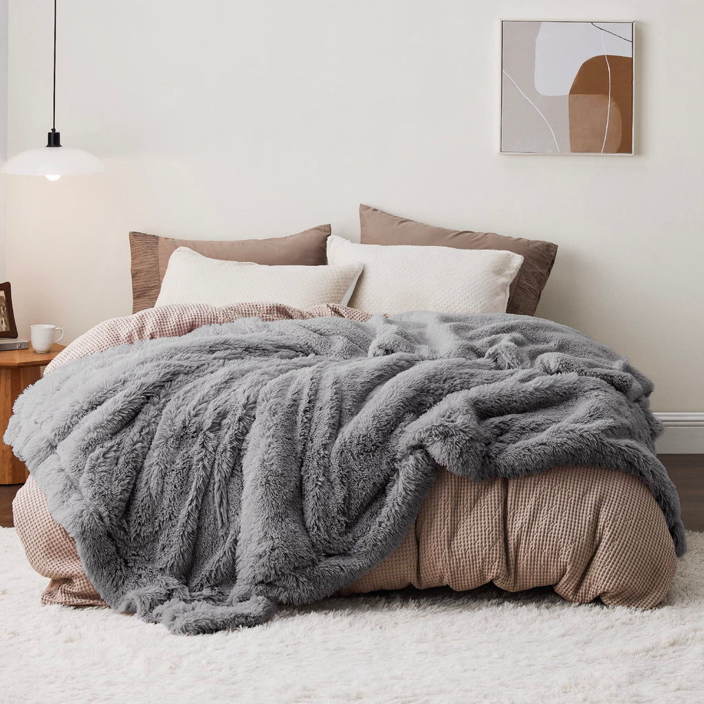 Bedsure GentleSoft Fluffy Fuzzy Faux Fur Throw Blanket for Couch, Soft Sherpa Fleece Cozy Gifts for Women, Plush Bed Blanket Room Decor for Men, Thick Warm Teen Gifts Winter Bedding