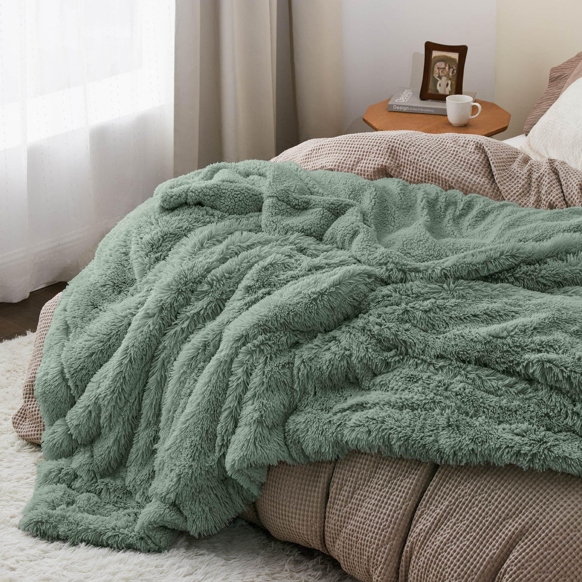 Bedsure GentleSoft Fluffy Fuzzy Faux Fur Throw Blanket for Couch, Soft Sherpa Fleece Cozy Gifts for Women, Plush Bed Blanket Room Decor for Men, Thick Warm Teen Gifts Winter Bedding