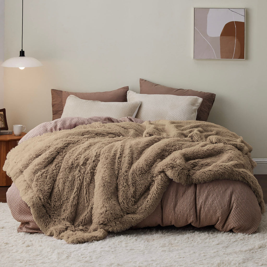 Bedsure GentleSoft Fluffy Fuzzy Faux Fur Throw Blanket for Couch, Soft Sherpa Fleece Cozy Gifts for Women, Plush Bed Blanket Room Decor for Men, Thick Warm Teen Gifts Winter Bedding