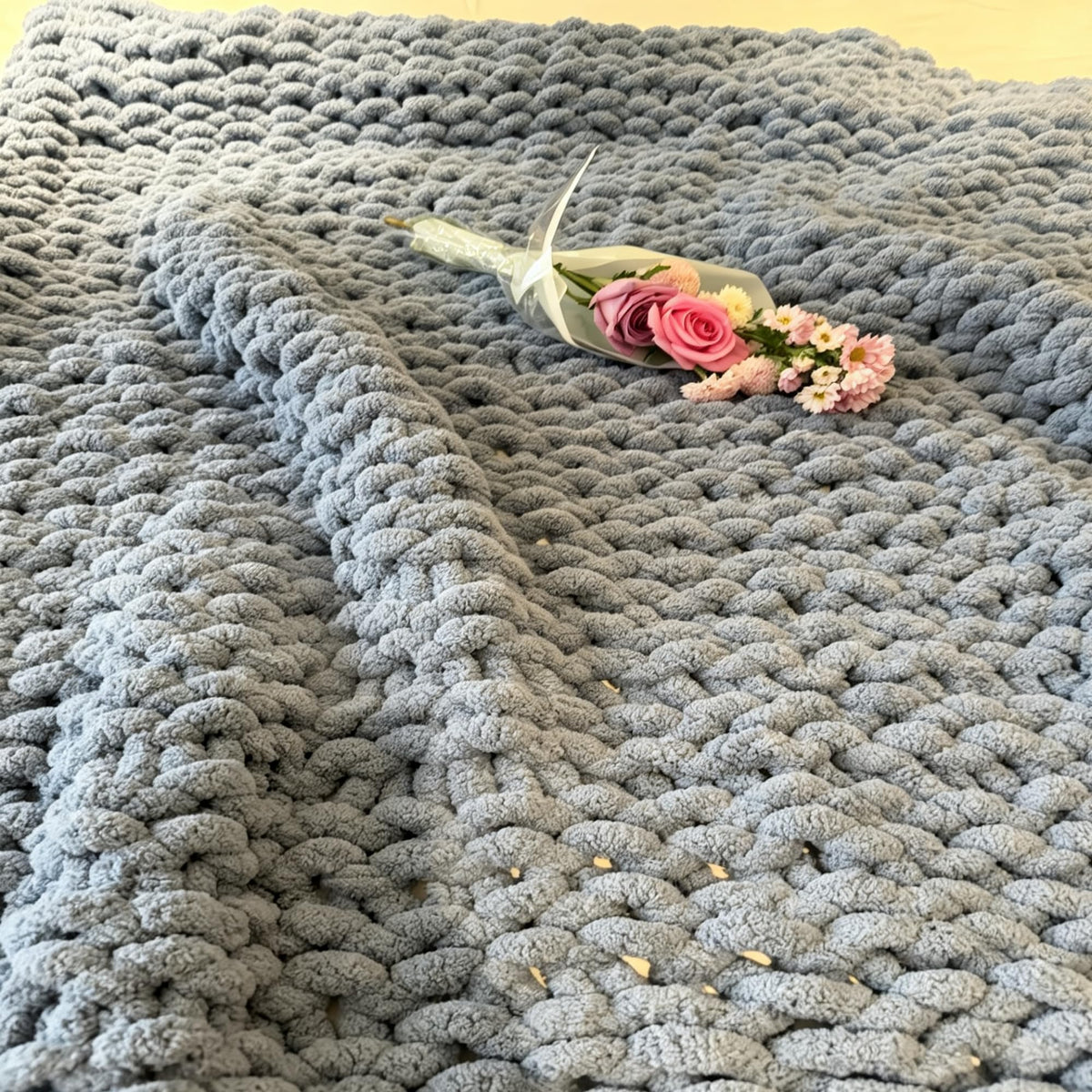 Soft Chunky Knit Throw Blanket for Couch, Cozy Warm Knitted Blankets | Hand Knit with Jumbo Chenille, Lightweight Warm Fluffy Decor for Women, Mom, Her & Girls, Sofa, Chair, Bed, 40"×40" (Gray)